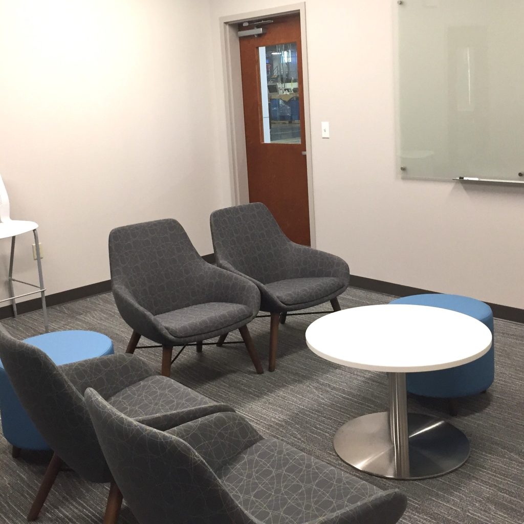 ELOS Onyx Seating Area