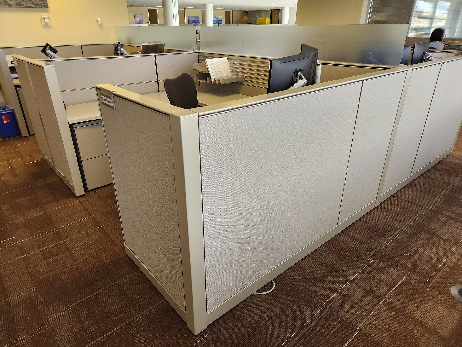Herman miller canvas workstation used 6