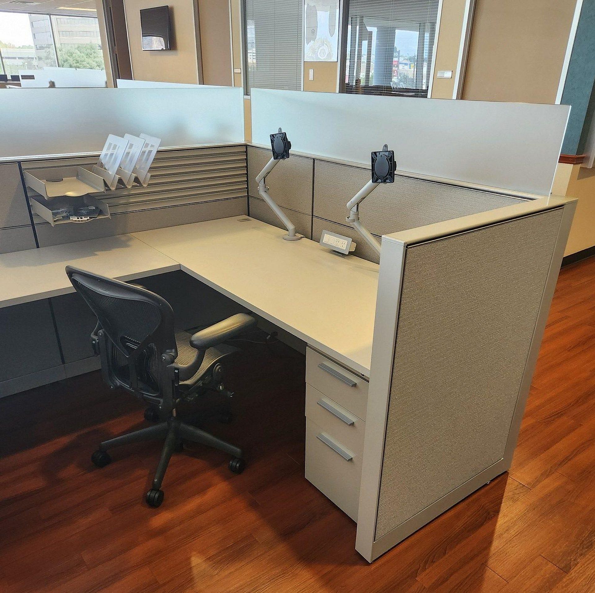 Herman miller canvas workstation used 3