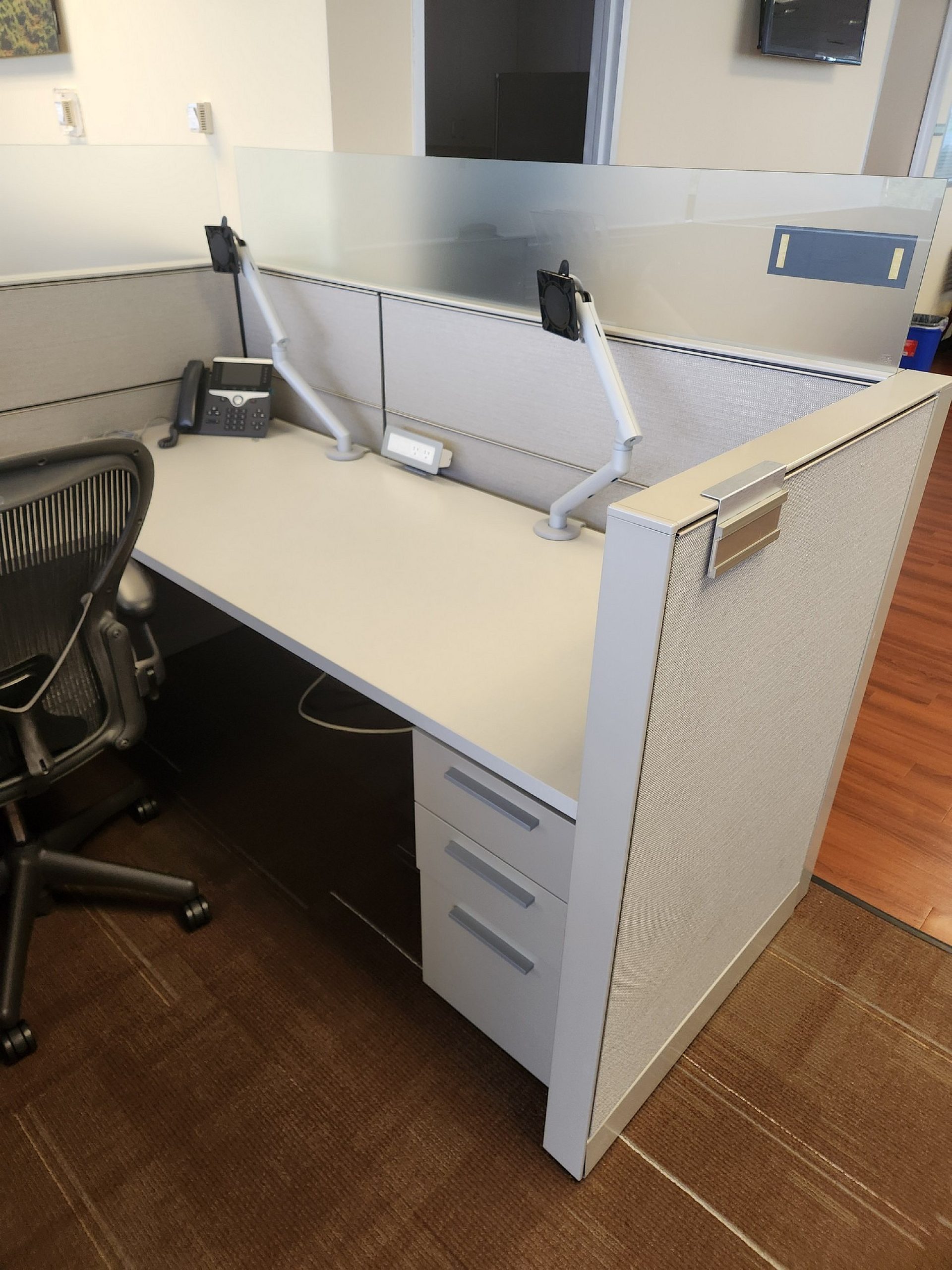 Herman miller canvas workstation used 5